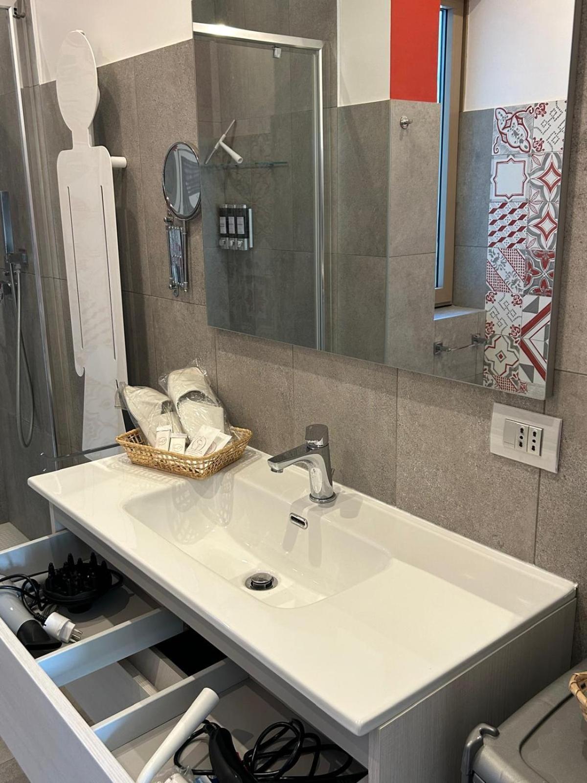 B&B Serangi - Il Piacere Di Sentirsi A Casa Cercola Luaran gambar